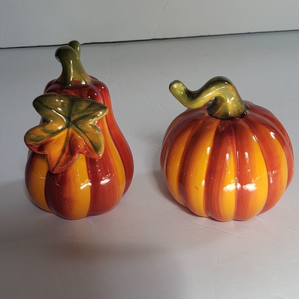 Pumpkin Salt & Pepper Set - Picture 2 of 8